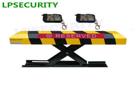 Foto van Beveiliging en bescherming lpsecurity 2 remote control folding fold down security parking lock barri