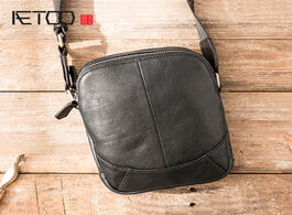 Foto van Tassen aetoo new retro leather one shoulder bag men s fashion casual first layer cowhide soft diagon