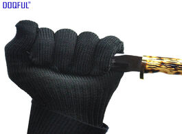 Foto van Beveiliging en bescherming safety cut proof stab resistant work gloves stainless steel wire anti kni