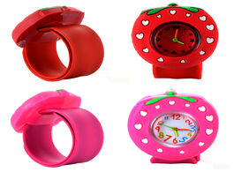 Foto van Horloge children s slap watch 3d cartoon strawberry quartz wristwatch fashion lovely silicone band k