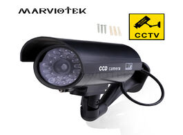 Foto van Beveiliging en bescherming outdoor fake camera home security video surveillance dummy cctv cameras v
