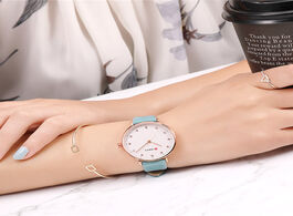 Foto van Horloge top brand curren new fashion leather ladies watches analog quartz female clock luxury women 
