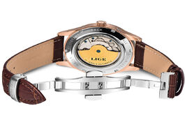 Foto van Horloge lige brand retro wristwatch automatic mechanical watch tourbillon sport clock leather casual