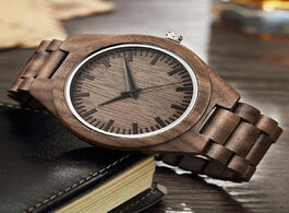 Foto van Horloge natural walnut wood watch men wooden case band wristwatch male vintage retro brown color qua