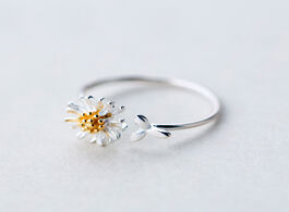 Foto van Sieraden mloveacc gold color daisy stamen flower open rings for women high quality lady 100 925 ster