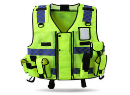 Foto van Beveiliging en bescherming reflective vest breathable mesh multi pockets construction traffic safety