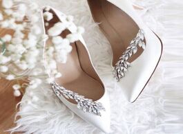 Foto van Schoenen wheatear crystal silk nadira jeweled bridal pumps women shoes runway pointy toe club heels 