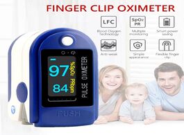 Foto van Schoonheid gezondheid portable finger oximeter fingertip pulseoximeter medical equipment with led di