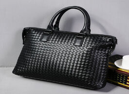 Foto van Tassen designer men s bag leather large briefcase hand woven luxury handbags business tote bags for 