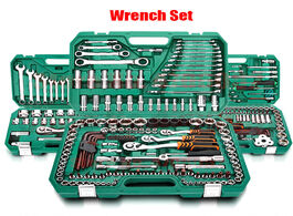 Foto van Auto motor accessoires general household car repair tool kit with plastic toolbox storage case socke