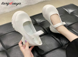 Foto van Schoenen lolita shoes white low heels women pumps fashion patent leather platform woman round toe ma