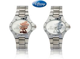 Foto van Horloge new kind of mickey mouse gold silver watch with steel belt fashion for primary and secondary