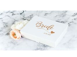 Foto van Huis inrichting personalised custom bride gift box white with wedding date luxury magnetic rose gold