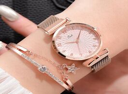 Foto van Horloge luxury women bracelet quartz watches for magnetic watch ladies sports dress pink dial wrist 