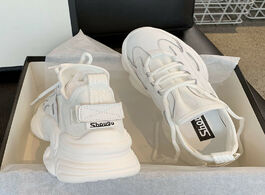 Foto van Schoenen white breathable tennis basketball sneakers women platform chunky wedges dad shoes fashion 