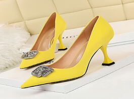 Foto van Schoenen fashion high heels shoes women metal decoration pointed toe pumps sexy slip on shallow slid