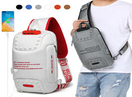 Foto van Tassen men s fashion shoulder bag usb charging waterproof messenger rivet lock anti theft pack sling