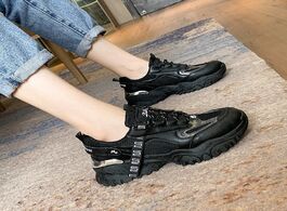 Foto van Schoenen women sneakers brand breathble fashion shoes for 2020 summernew outdoor thick bottom trend 