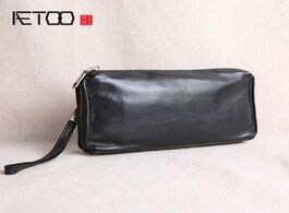 Foto van Tassen aetoo men s clutch bag handbag leather large capacity retro casual first layer cowhide long w