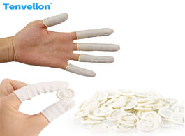 Foto van Beveiliging en bescherming protective fingertip natural rubber gloves finger cots disposable workpla