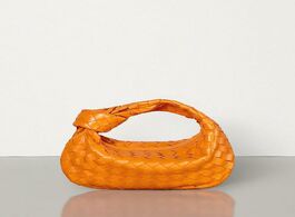 Foto van Tassen bv handbag for womens mini jodie pouch rounded hobo bag in weave leather new fashion 2020