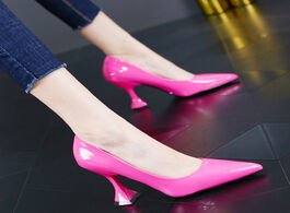 Foto van Schoenen 2020 french style single shoes woman high heels pointed toe women pumps vintage female stra