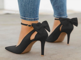 Foto van Schoenen new bow pumps women high heels woman pointed toe stiletto sexy party black plus size shoes 