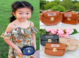 Foto van Tassen girls mini cute chain crossbody bags pu leather coin purse small messenger kids round shoulde