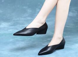 Foto van Schoenen 2020 fall new high heels woman soft leather shoes women pumps block heel pointed toes femal
