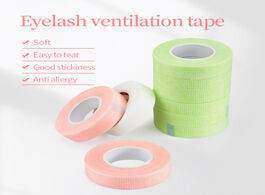 Foto van Schoonheid gezondheid eyelash extension tape sticker isolation with holes breathable sensitive resis