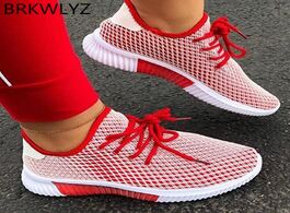 Foto van Schoenen 2020 fashion vulcanized shoes woman outdoor lightweight casual breathable lace up sneakers 