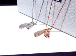 Foto van Sieraden exquisite and simple inlaid rhinestone feather pendant necklace leaves clavicle 925 silver 
