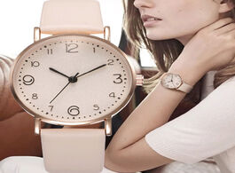 Foto van Horloge top style fashion women s luxury leather band analog quartz wristwatch golden ladies watch d