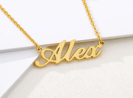 Foto van Sieraden fashion custom name pendant necklace stylish cursive arabic crown heart nameplate stainless
