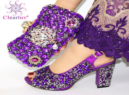 Foto van Schoenen new purple color matching women shoes and bag set decorated with rhinestone nigerian party 