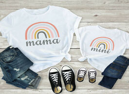 Foto van Baby peuter benodigdheden 1pc funny family look mama and mini rainbow print mother daughter clothes 