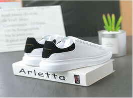 Foto van Schoenen new 2020 men s white sneakers women fashion vulcanize shoes size 35 44 high quality hip hop