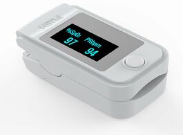 Foto van Schoonheid gezondheid pulsoksymetr blood oxygen saturation monitor finger pulse clip heart rate mete