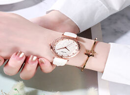 Foto van Horloge 2020 new creative snake belt light color female watch alloy dial versatile quartz ladies wat