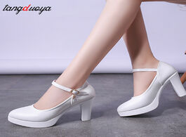 Foto van Schoenen block heel shoes white wedding women pumps platform high heels with ankle strap ladies offi