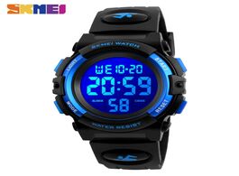 Foto van Horloge 2020 skmei multifunctional chronograph sport watches children led digital watch 5bar waterpr