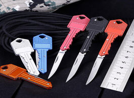 Foto van Beveiliging en bescherming portable camping outdoor mini key knife keychain fold hand tool survive