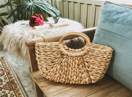 Foto van Tassen 2020 new simple straw handbag for girls summer beach travel hand bag half moon woven rattan h