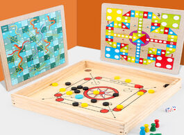 Foto van Speelgoed 4 in 1 wooden carrom board toy catapult chess games checkers burr free two player puzzle g