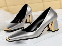 Foto van Schoenen 2020 summer fashion women 7cm square high heels red pumps metal leather gray designer apric