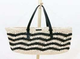 Foto van Tassen 49x43cm wave stripe paper rope bag shoulder female summer straw beach a6320