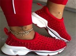 Foto van: Schoenen fashion red rivet women flat shoes summer vulcanized thick bottom s sneakers platform casua