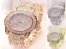 Foto van Horloge luxury women quartz wristwatch rose gold diamonds analog watches fashion no scale clock zega