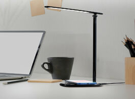 Foto van Led bureaulamp met draadloze smartphone oplader 