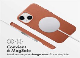 Foto van Accezz magsafe leather backcover iphone 14 telefoonhoesje bruin 